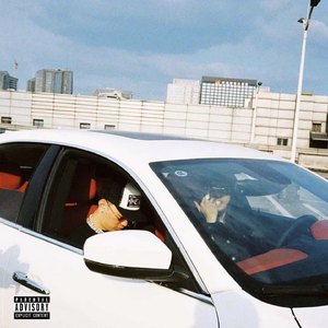 男女生一起努力生孩子
